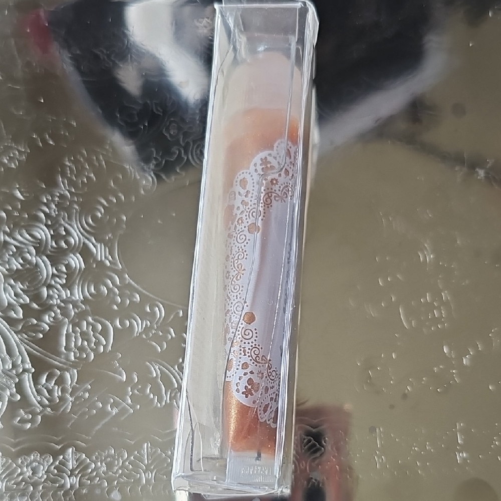 New Tutti Dolci Cinnamon Frosting Lip Gloss - Shimmering Gold - Discontinued - Picture 4 of 8